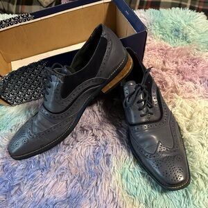 Amali Men’s wingtip Oxfords size 11